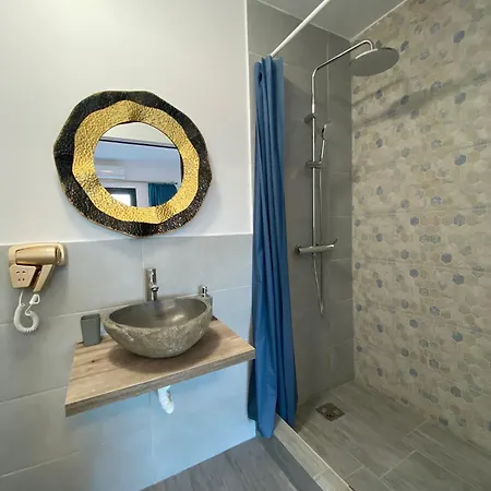 Sea Side Affittacamere 4*